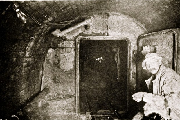 The tunnel under Lake Michigan was fitted with airlocks, which served to keep the men alive for a few hours until, inevitably, the air began to give out. This photo was taken about 1891. 