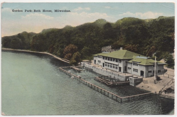 The bathhouse at Gordon Park, as it appeared shortly after its completion. The concrete riverbank retaining wall and the curving road (visible above the building) are all that remain. Postcard collection of Carl Swanson